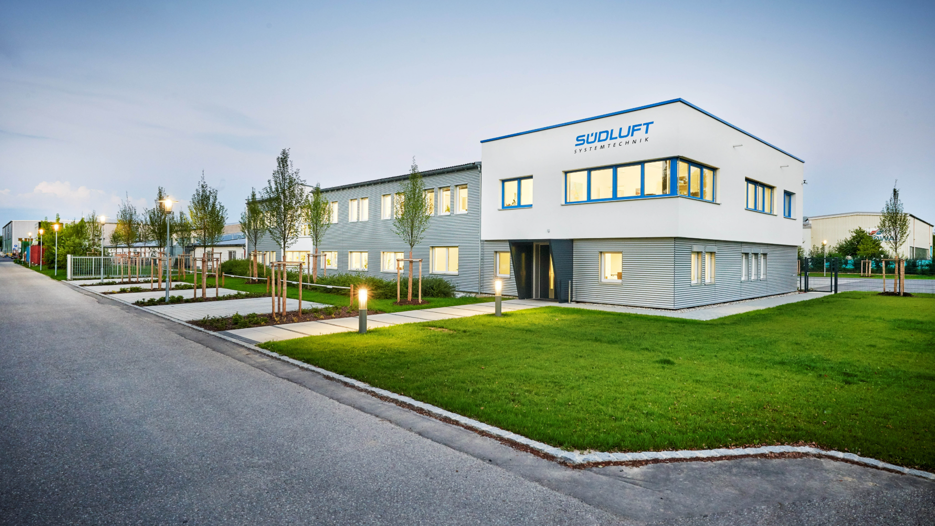 Außenaufnahme - Verwaltungsgebäude_16-9.png